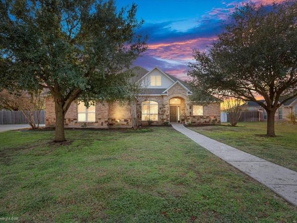 900 Queen Elizabeth Drive, Waco, TX 76657