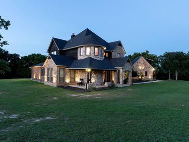101 E Bozeman Lane, Fort Worth, TX 76108