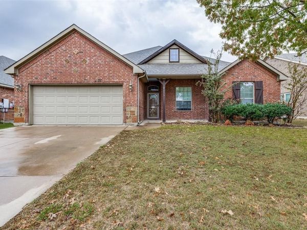 917 John Kennedy Drive, Saginaw, TX 76179