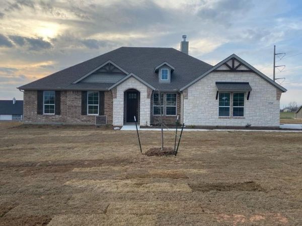 124 Hillview Trail, Decatur, TX 76234