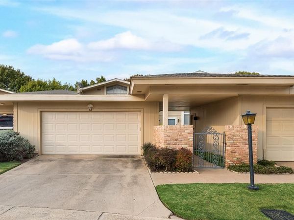 61 One Main Place, Benbrook, TX 76126