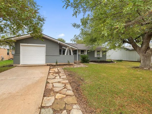 8307 Stillwood LN, Austin, TX 78757