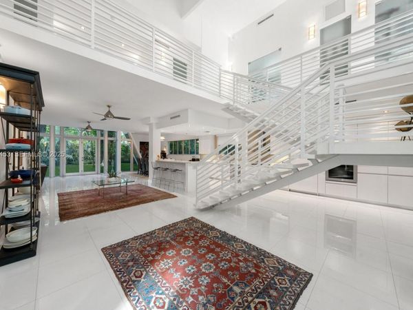 3861 Kumquat Ave, Miami, FL 33133