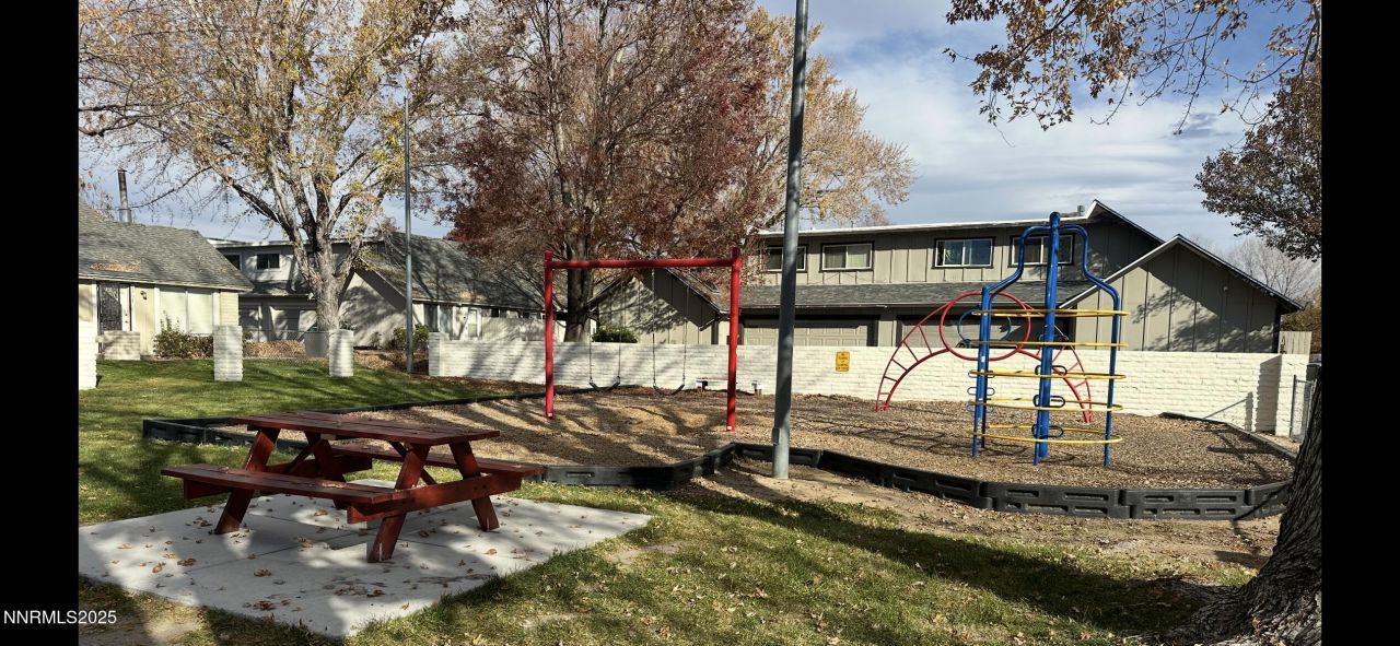 1665 London Circle, Sparks, NV 89431 Photo