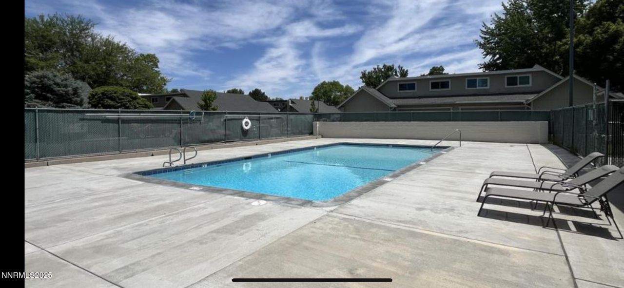 1665 London Circle, Sparks, NV 89431 Photo