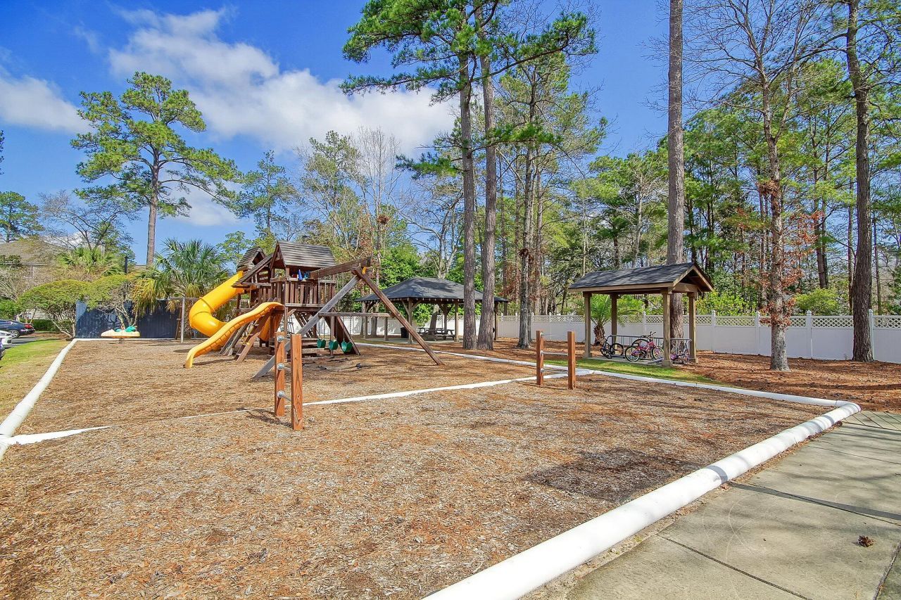 188 Midland Parkway Photo 17