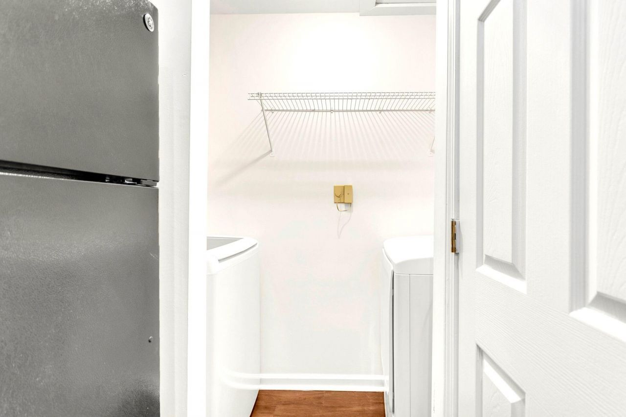 188 Midland Parkway Photo 6