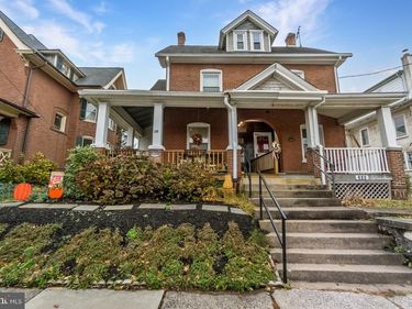 208 E BROAD STREET, SOUDERTON, PA 18964