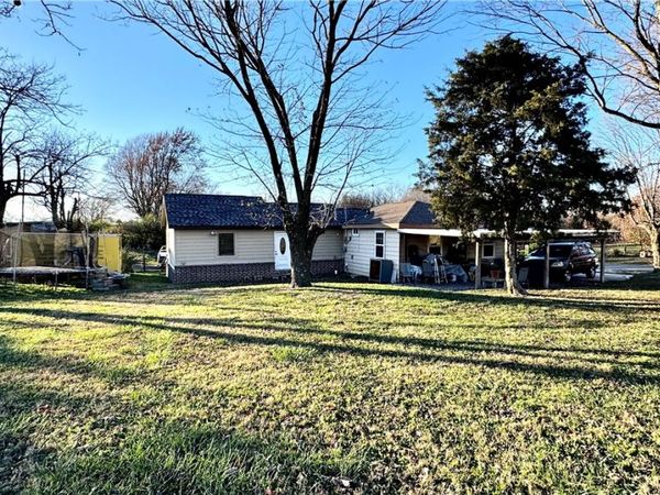 895 Midway Avenue, Decatur, AR 72722