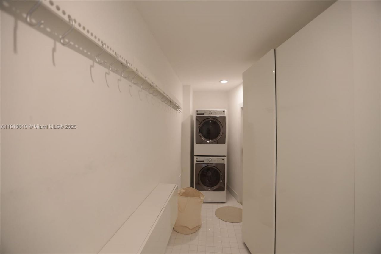 12020 NE 5th Ave, Biscayne Park, FL 33161 Photo