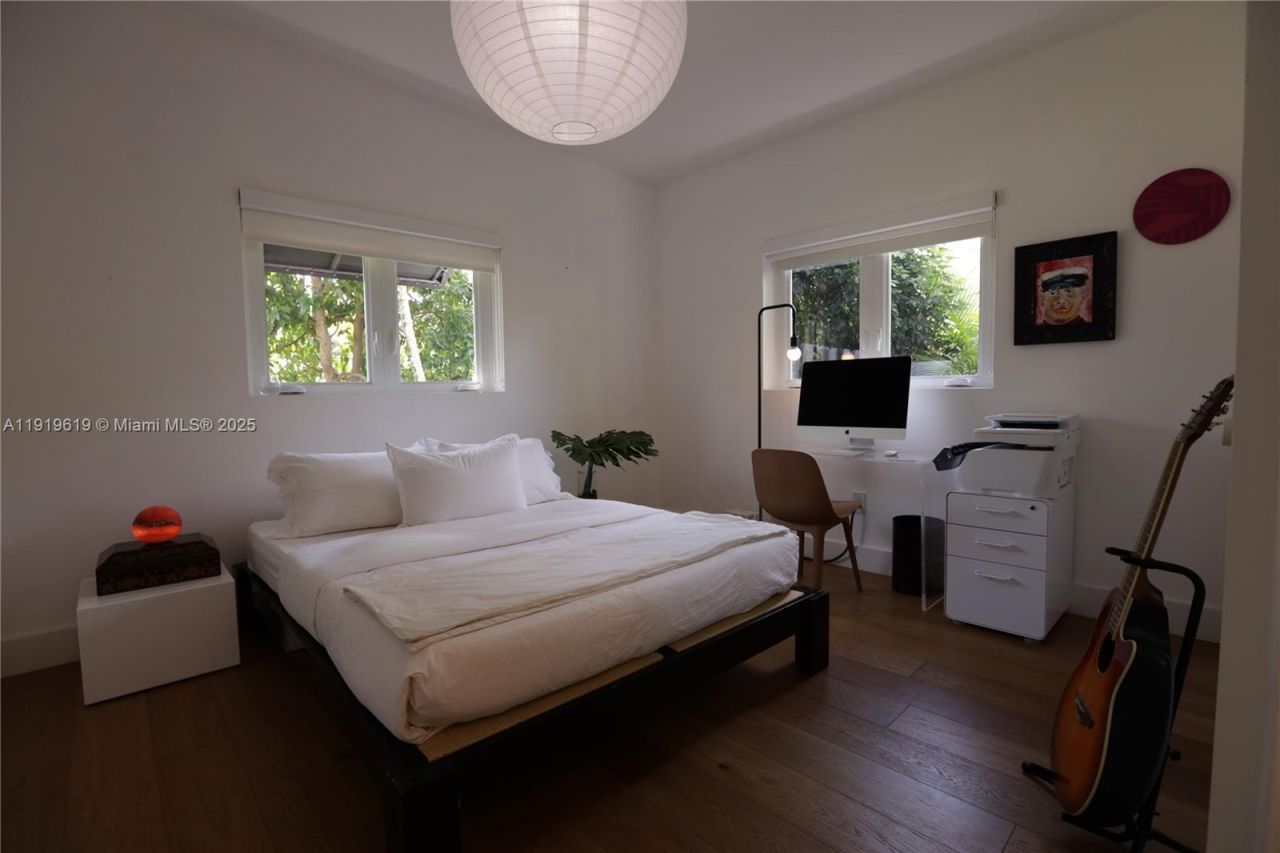 12020 NE 5th Ave, Biscayne Park, FL 33161 Photo