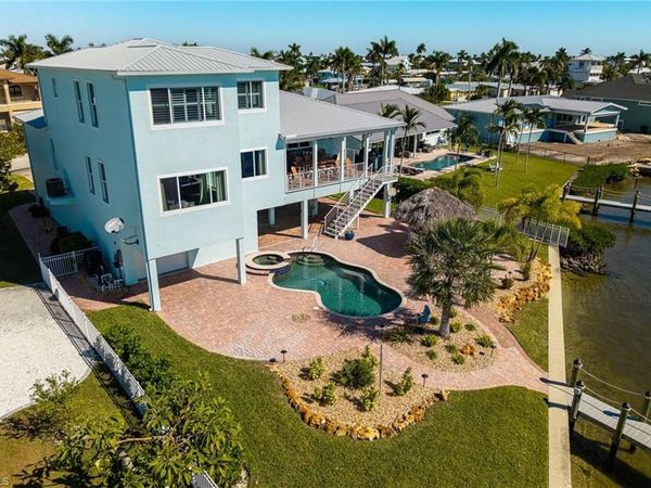 3807 San Carlos DR, ST. JAMES CITY, FL 33956