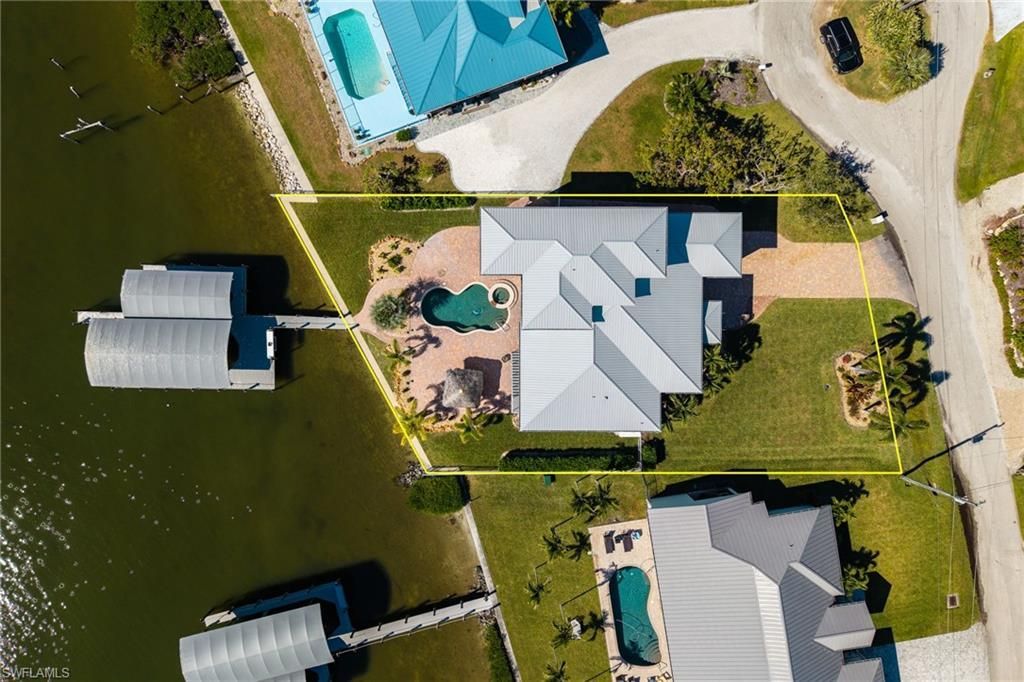 3807 San Carlos Dr, Saint James City, FL 33956 Photo