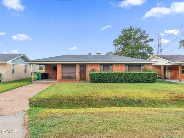 213 Belle Homme Drive, Lafayette, LA 70506