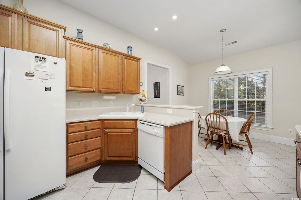 2320 Clandon Dr. Photo 10