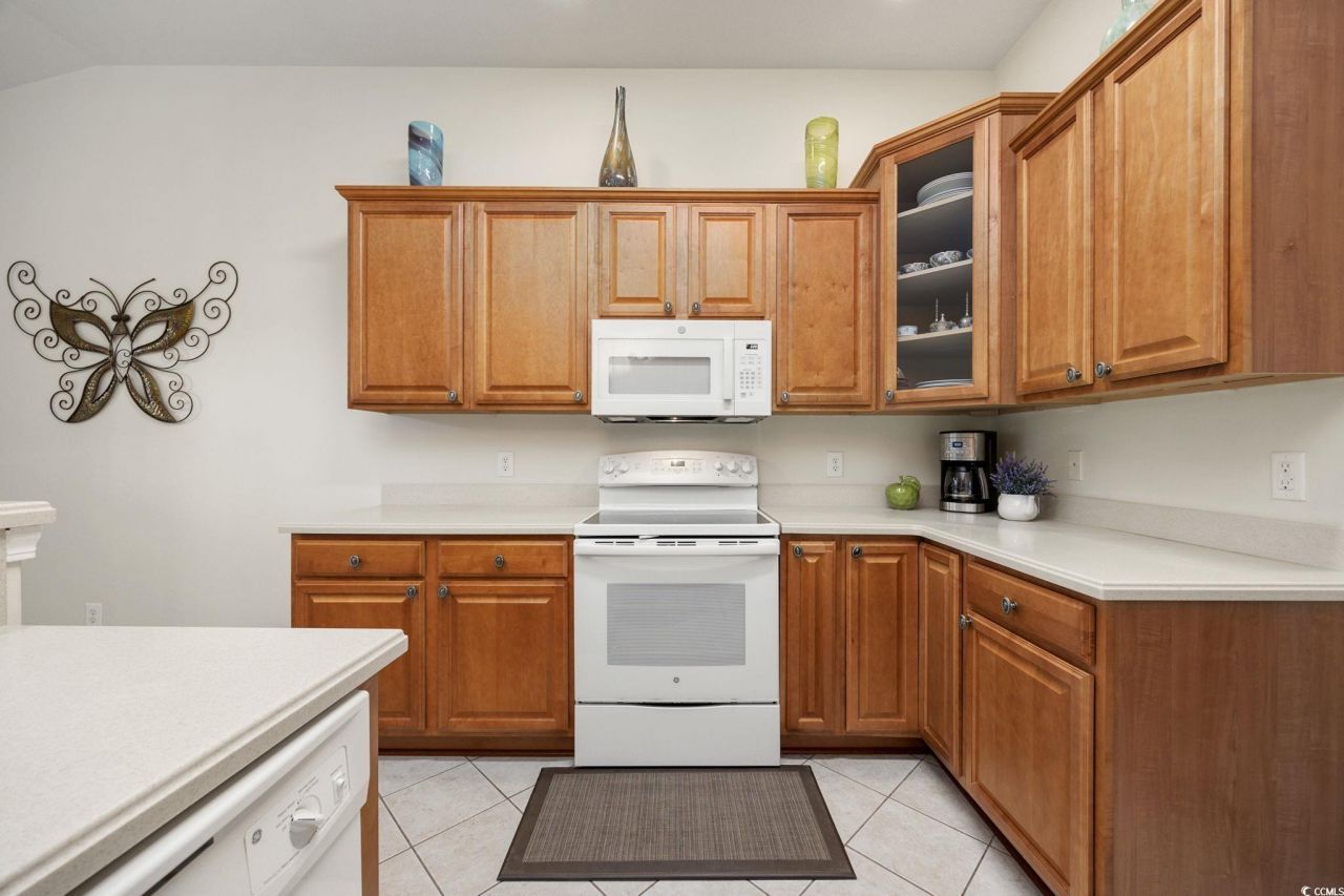 2320 Clandon Dr. Photo 11