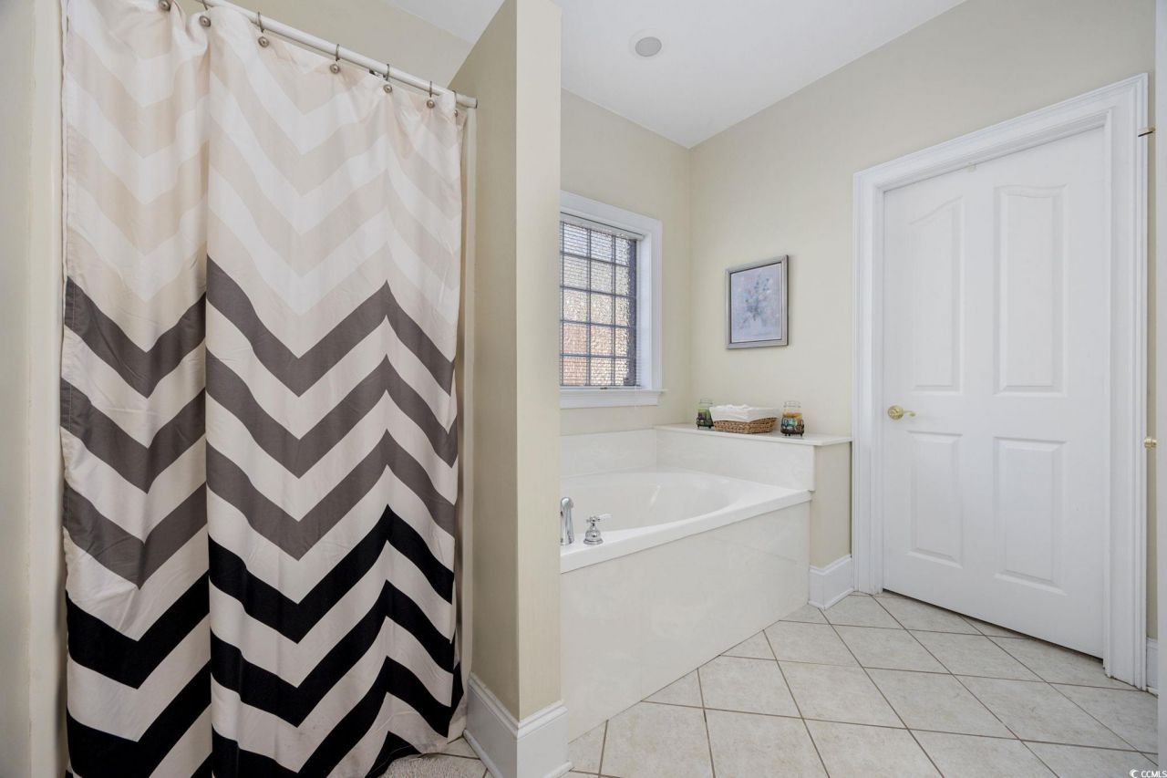 2320 Clandon Dr. Photo 17