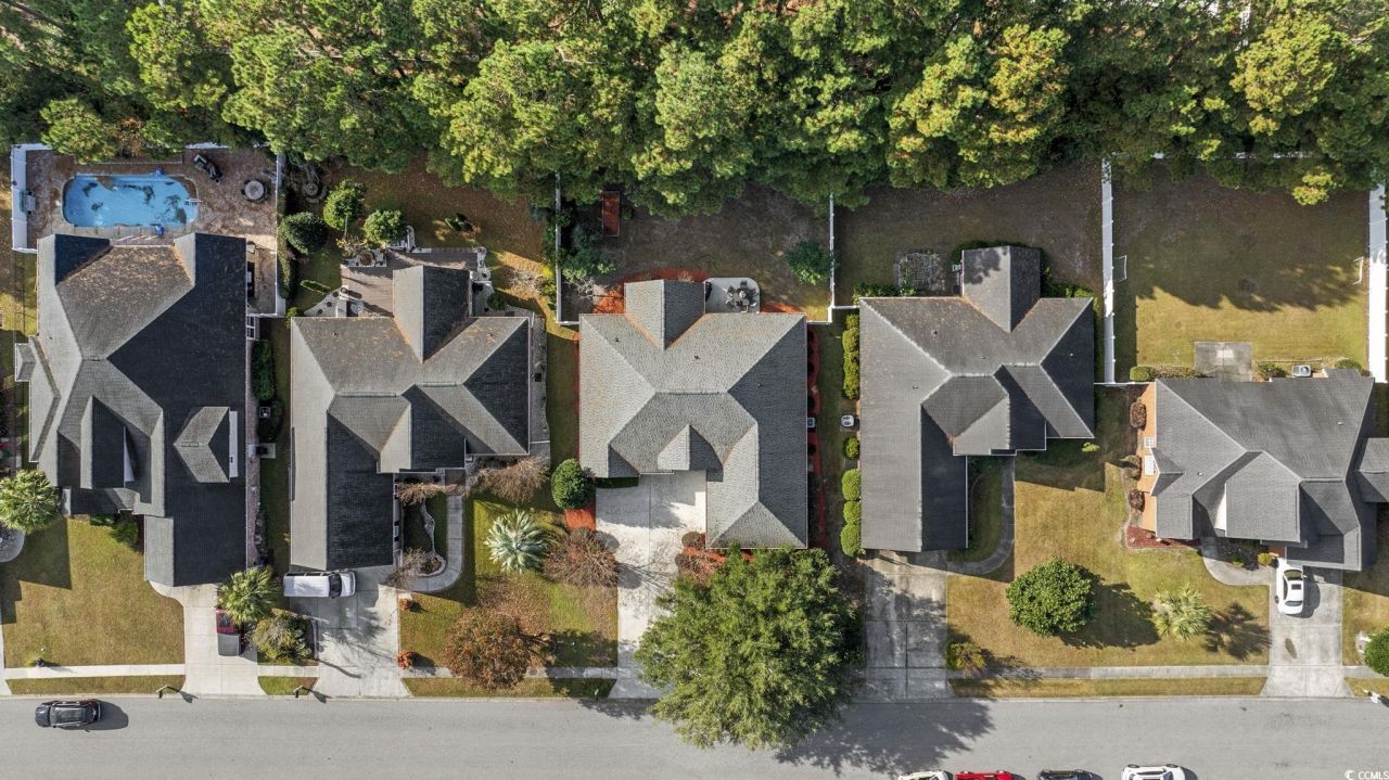 2320 Clandon Dr. Photo 2