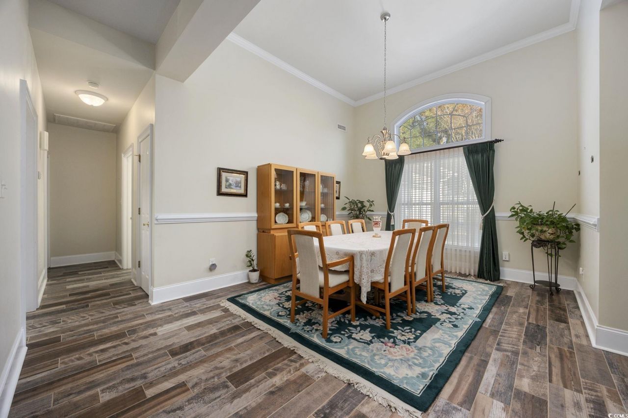 2320 Clandon Dr. Photo 7