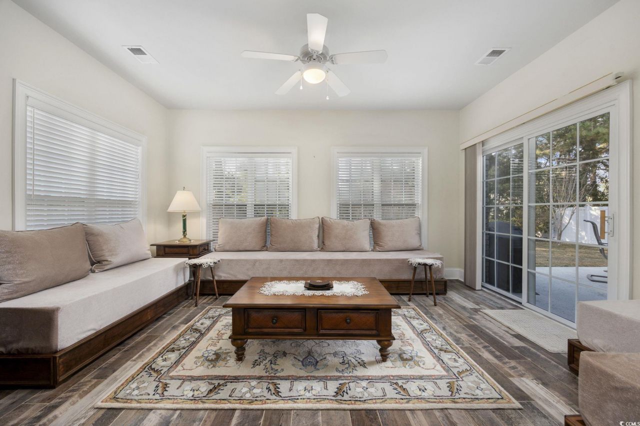 2320 Clandon Dr. Photo 8