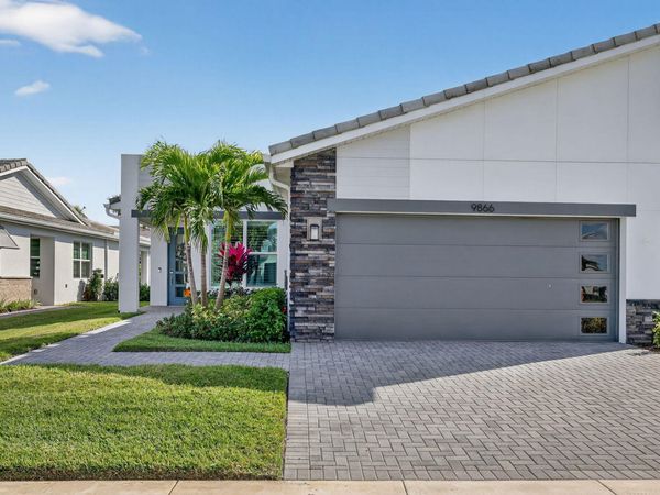 9866 SW Veronese Drive, Port St. Lucie, FL 34987