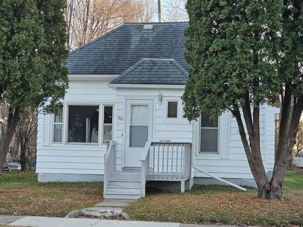 307 Center Street, Waterloo, IA 50703