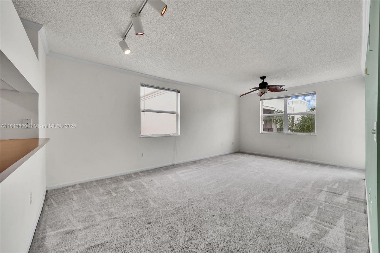 17125 N Bay Rd, Unit 3612, Sunny Isles Beach, FL 33160 Photo