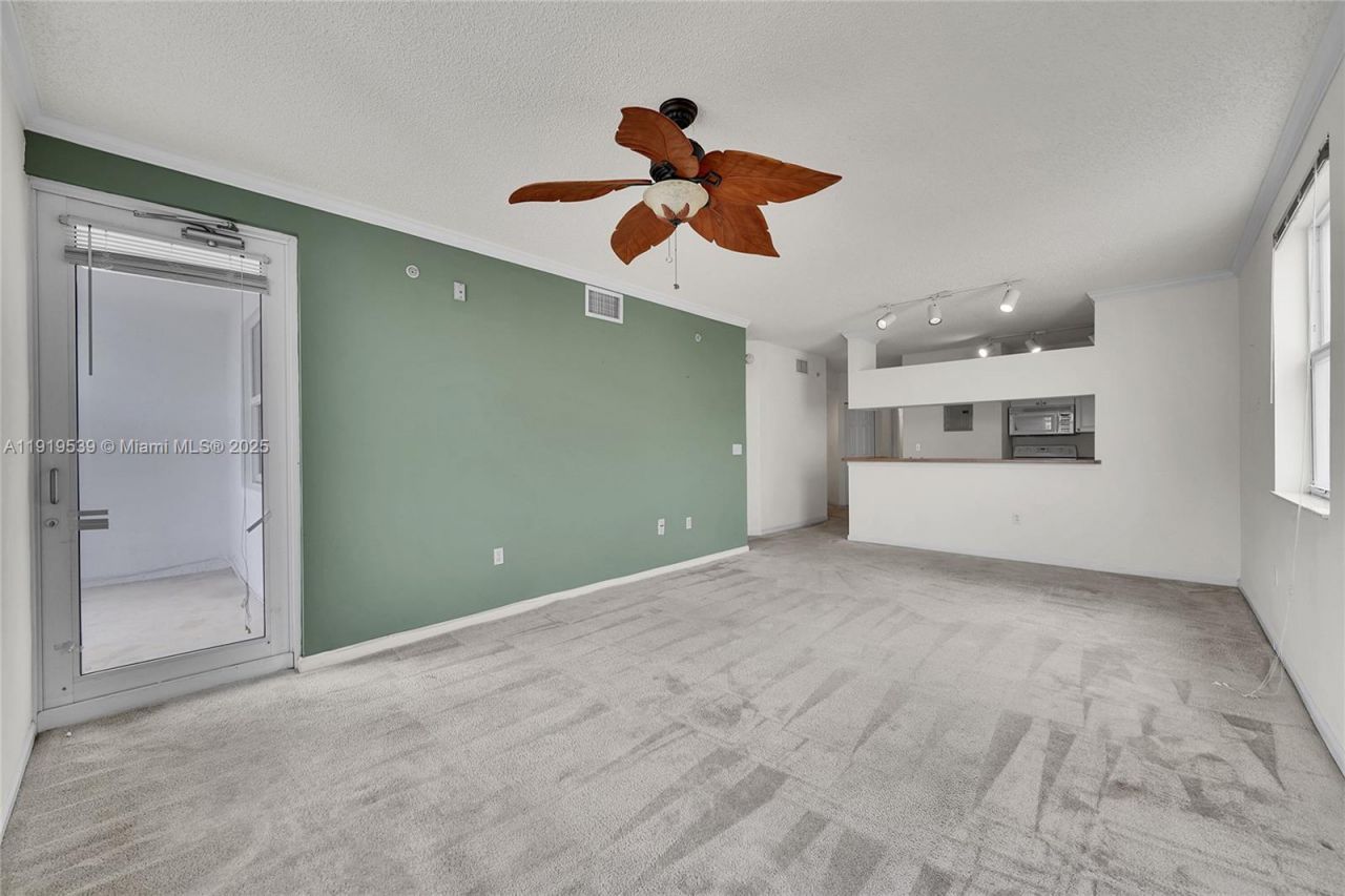 17125 N Bay Rd, Unit 3612, Sunny Isles Beach, FL 33160 Photo