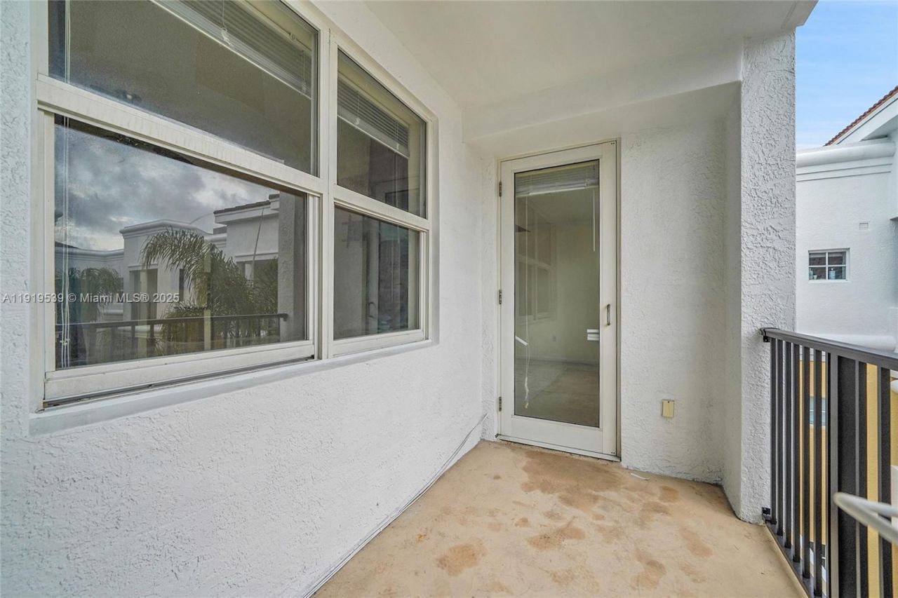 17125 N Bay Rd, Unit 3612, Sunny Isles Beach, FL 33160 Photo