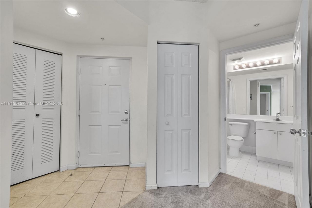 17125 N Bay Rd, Unit 3612, Sunny Isles Beach, FL 33160 Photo