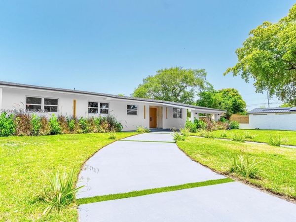 19661 NE 10th Pl, Miami, FL 33179