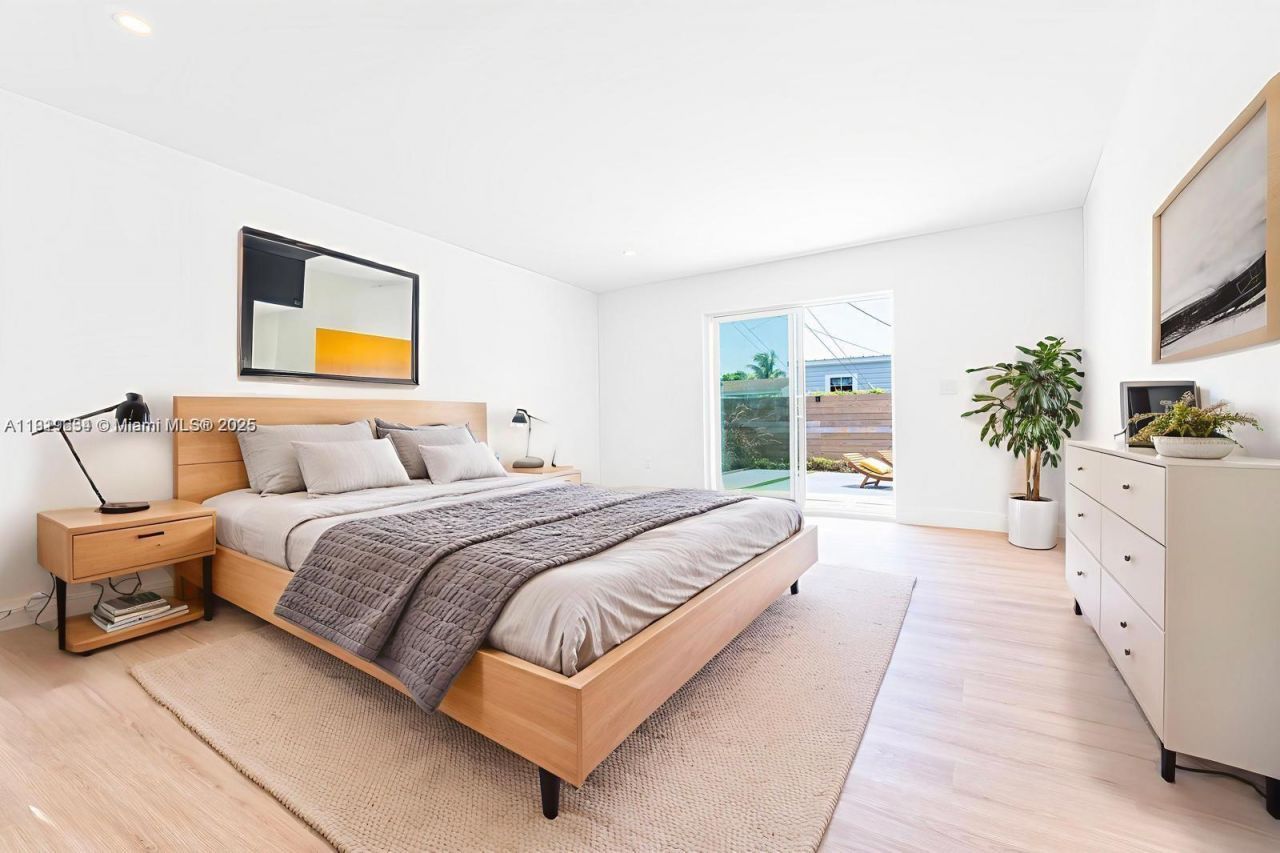 19661 NE 10th Pl, Miami, FL 33179 Photo