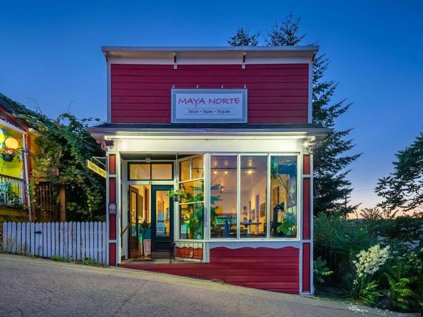 18 Roberts St, Ladysmith, BC V9G 1B8