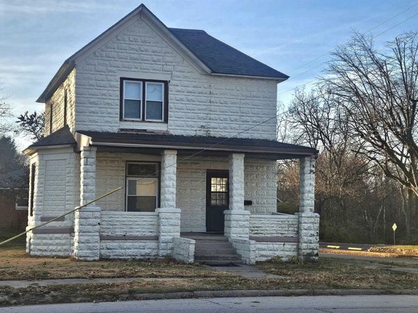 428 N MAIN Street, Lewistown, IL 61542