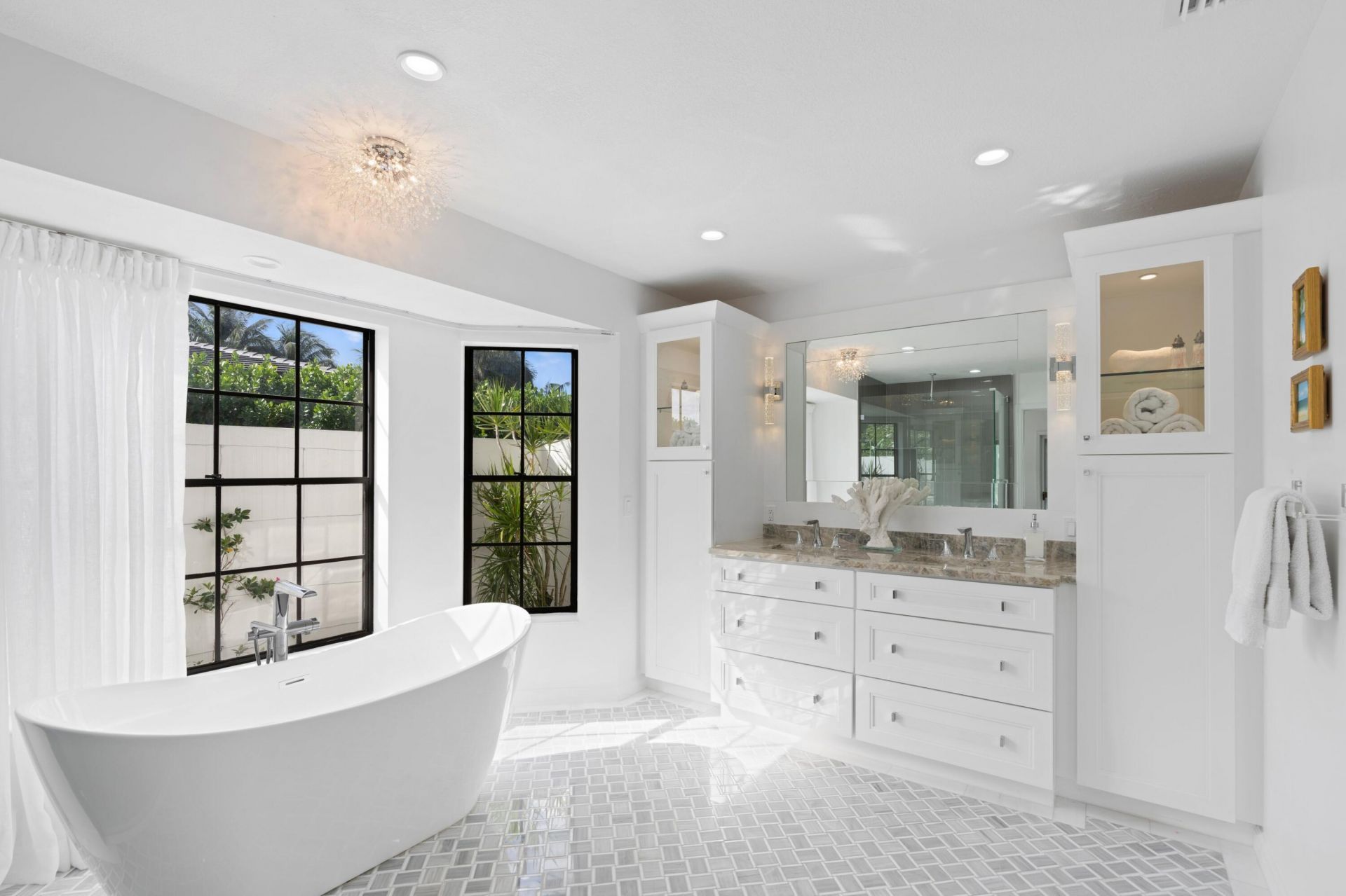 3510 Embassy Drive, West Palm Beach, FL 33401 Photo