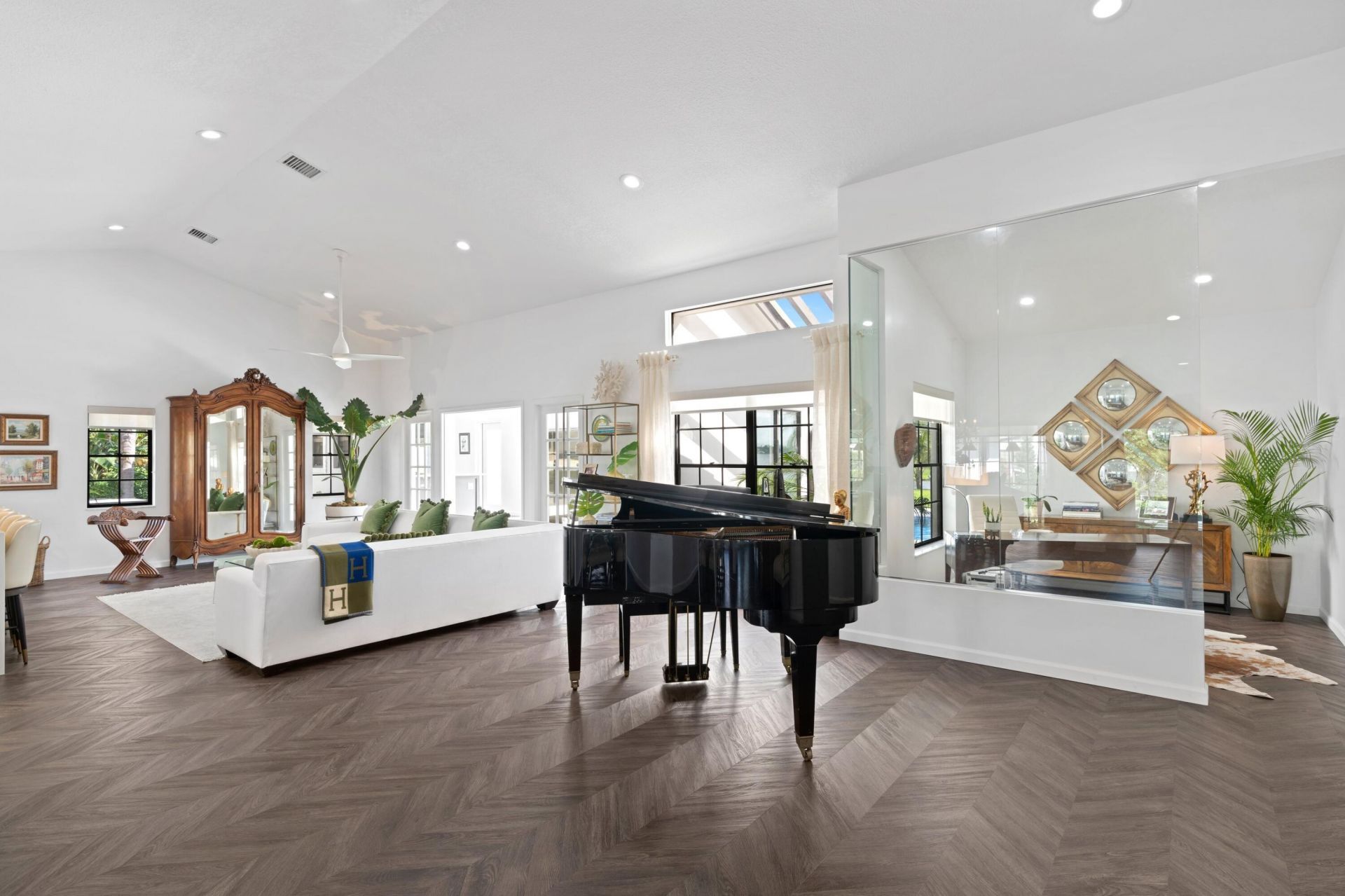 3510 Embassy Drive, West Palm Beach, FL 33401 Photo