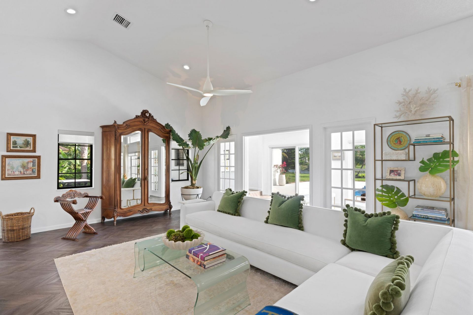 3510 Embassy Drive, West Palm Beach, FL 33401 Photo