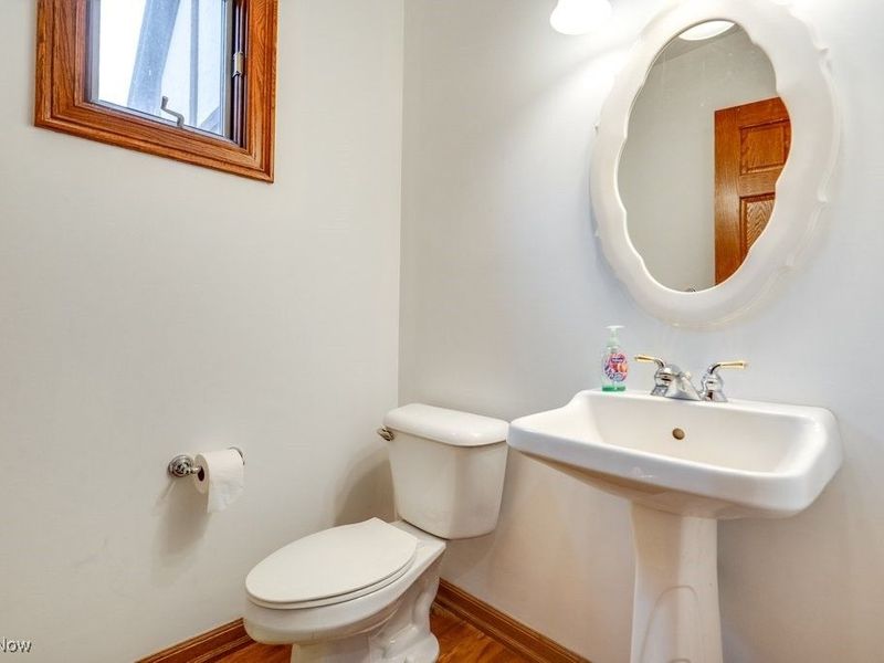 4700 Barnsleigh Drive, Akron, OH 44333 Photo 21