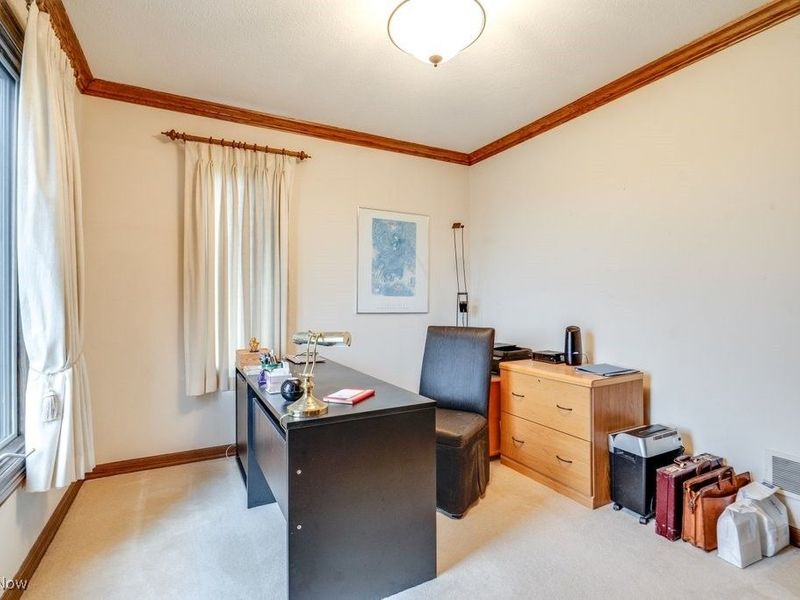 4700 Barnsleigh Drive, Akron, OH 44333 Photo 6