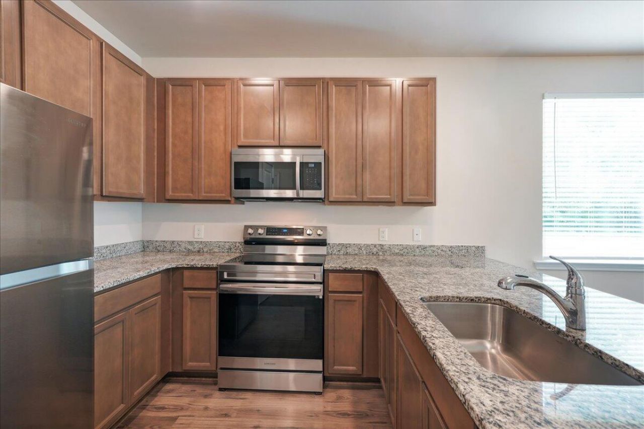 1330 Warrens Way Photo 6