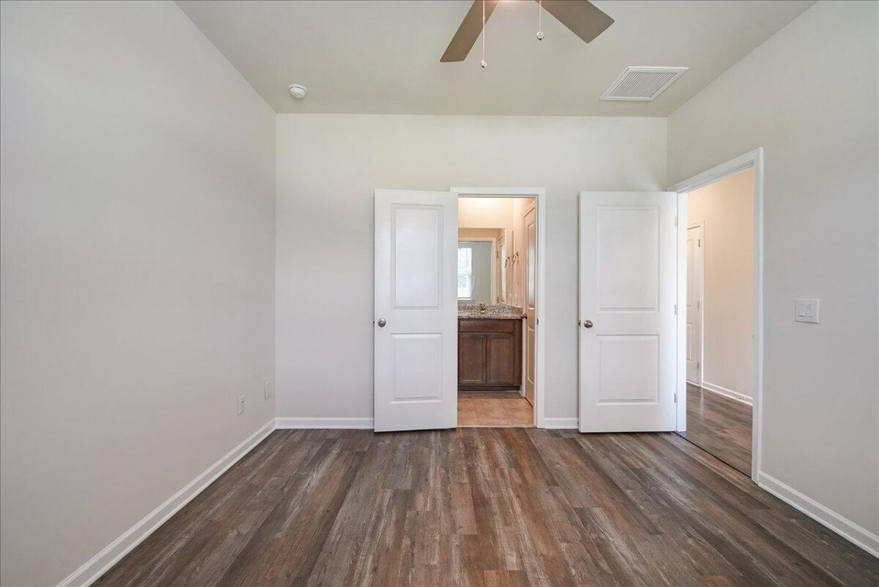 1330 Warrens Way Photo 7