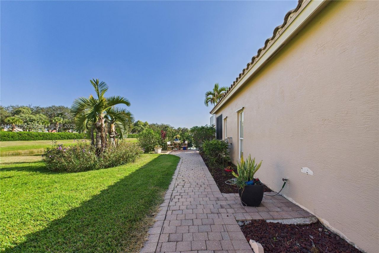 338 NW Treeline Trce, Port Saint Lucie, FL 34986 Photo