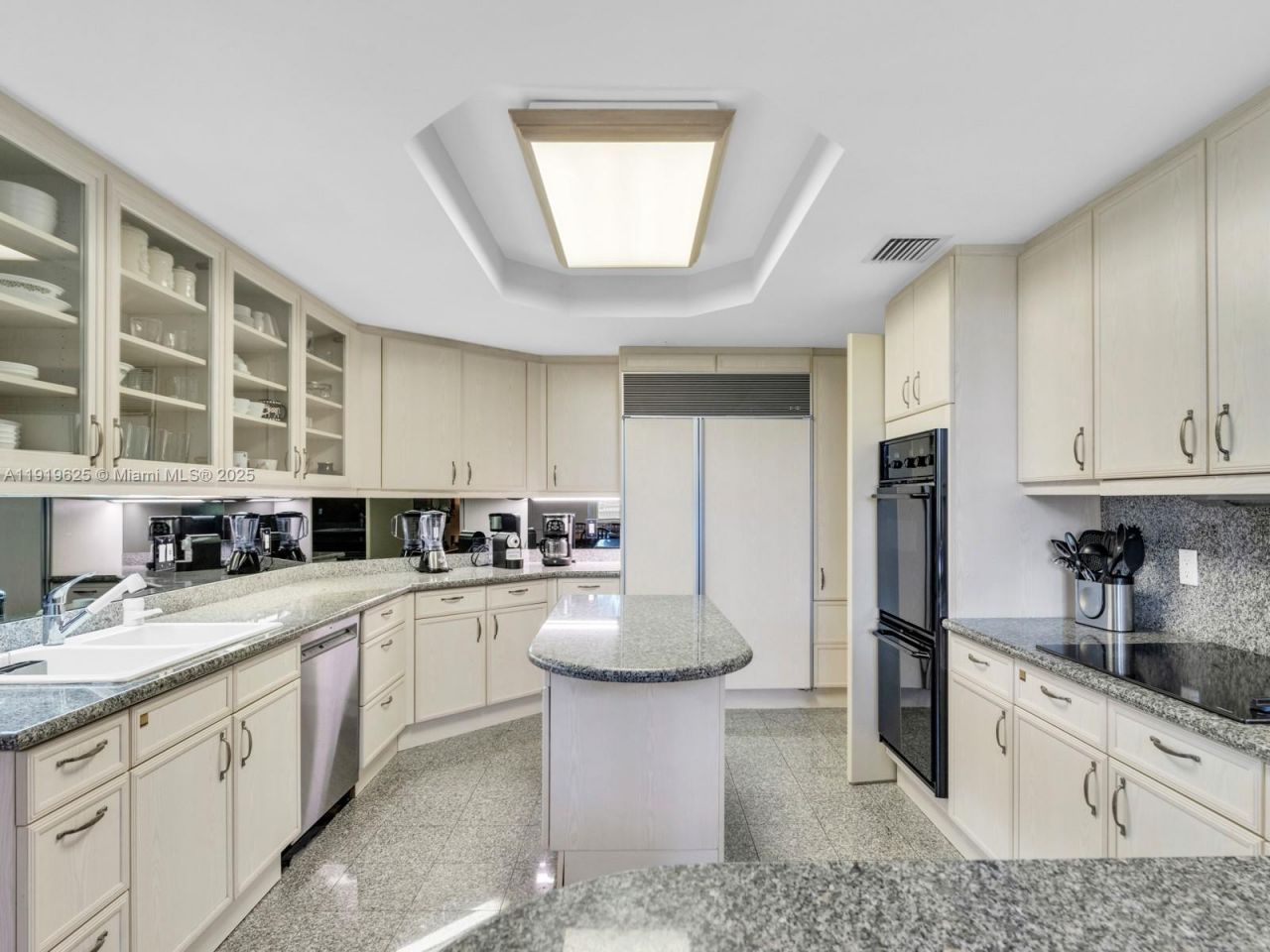 445 Grand Bay Dr, Unit 303, Key Biscayne, FL 33149 Photo