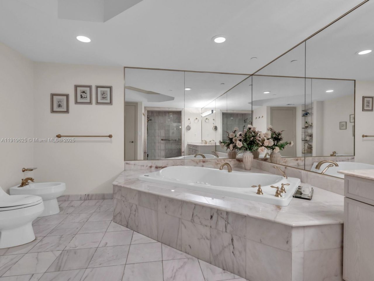 445 Grand Bay Dr, Unit 303, Key Biscayne, FL 33149 Photo