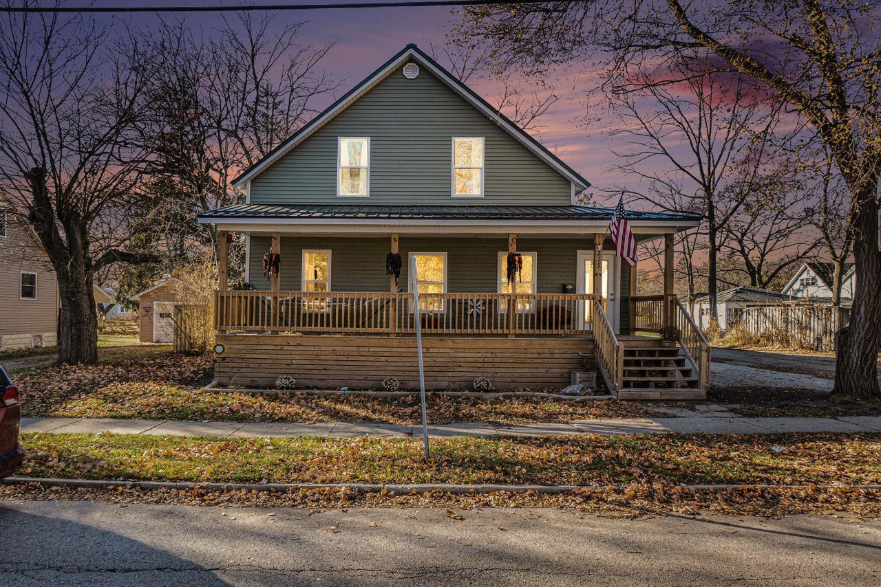 215 S Division Avenue, Fremont, MI 49412 Main Photo