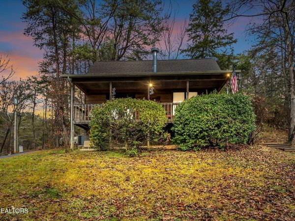 3042 Crestview Court, Sevierville, TN 37862