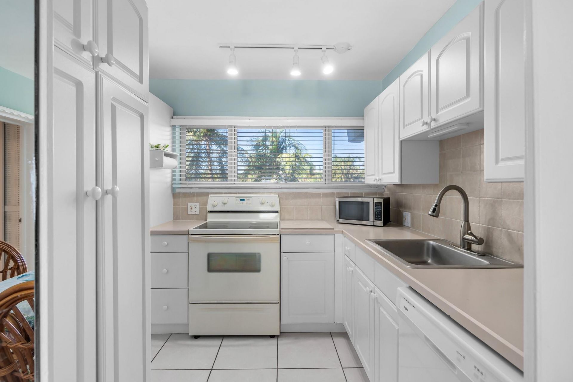 500 SE 21st Avenue, Unit 308, Deerfield Beach, FL 33441 Photo