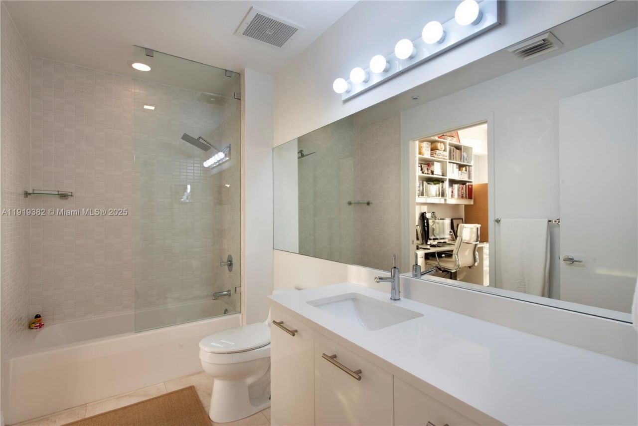 3470 E Coast Ave, Unit H2504, Miami, FL 33137 Photo