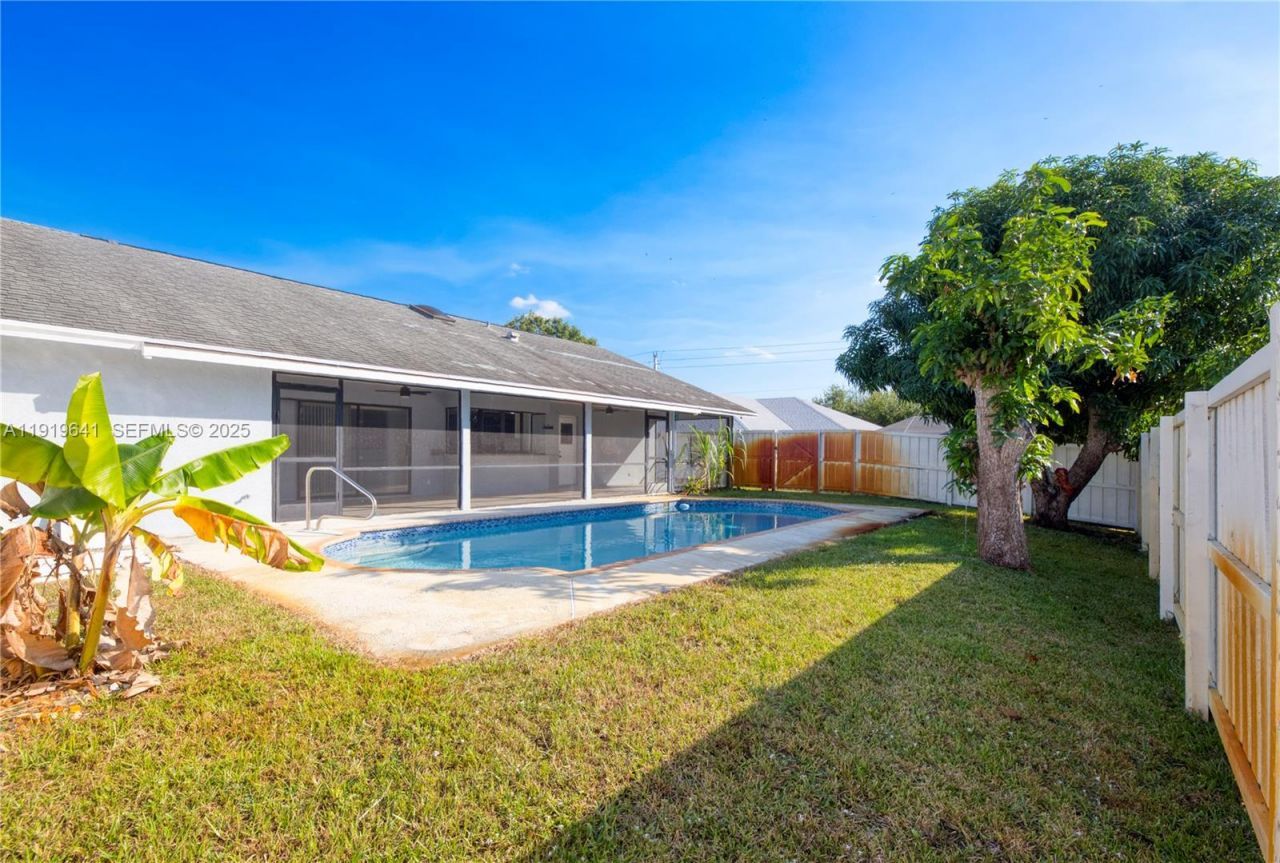 5402 NW Emblem St, Port Saint Lucie, FL 34983 Photo