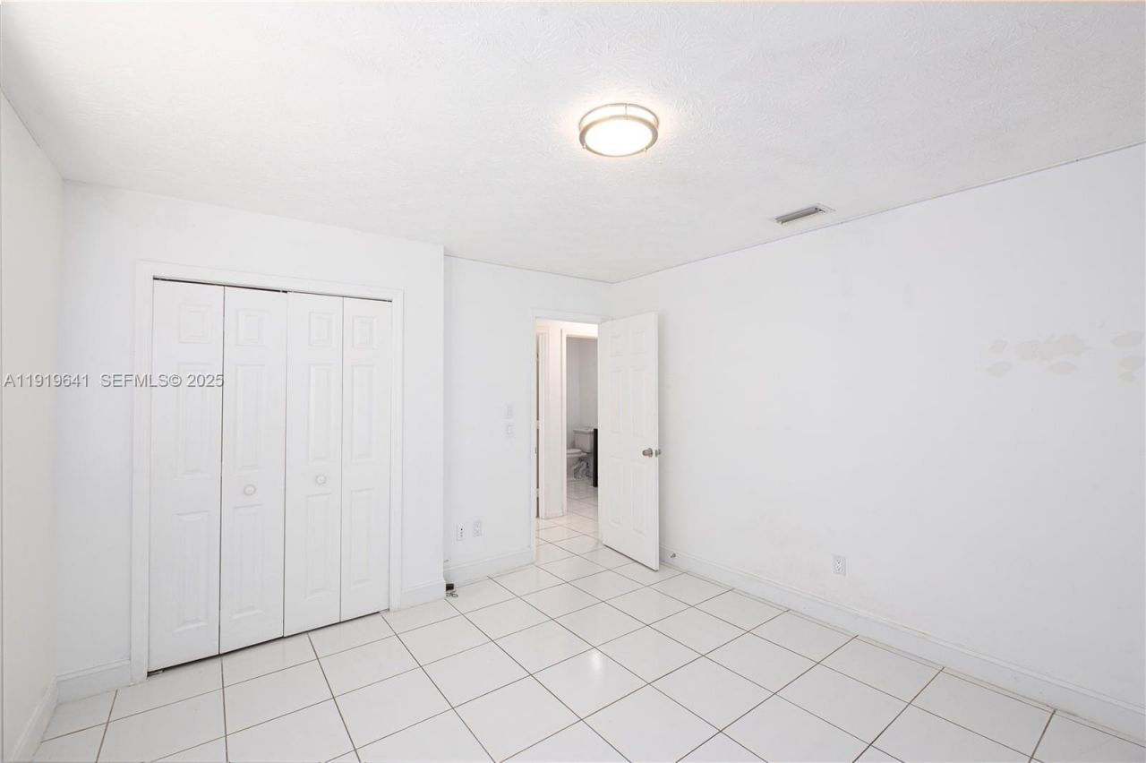 5402 NW Emblem St, Port Saint Lucie, FL 34983 Photo